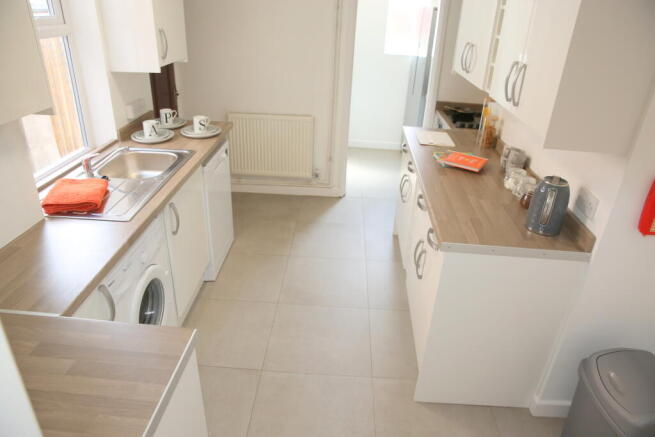 4 bed property, in 8 Westbourne Grove, £185,000