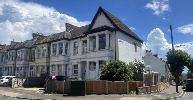 1 bed property, in Flat 4, £90,000