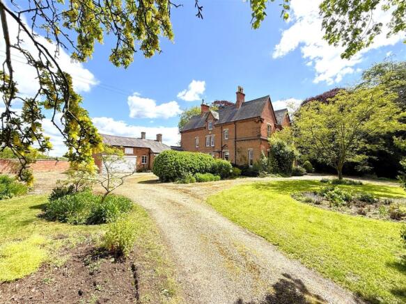 6 bed property, in Hawksworth Road, £1,499,950