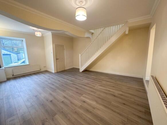 2 bed property, in Lincoln Street, £100,000