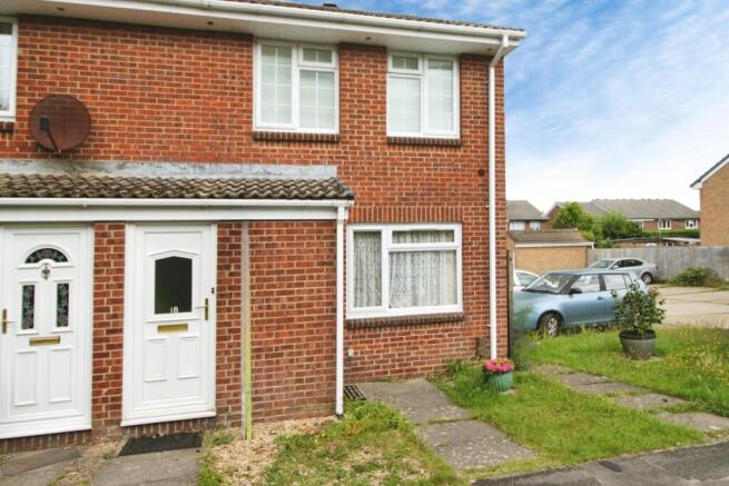 1 bed property, in Newbridge, £167,500