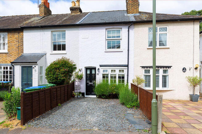 3 bed property, in Rushett Close, £635,000