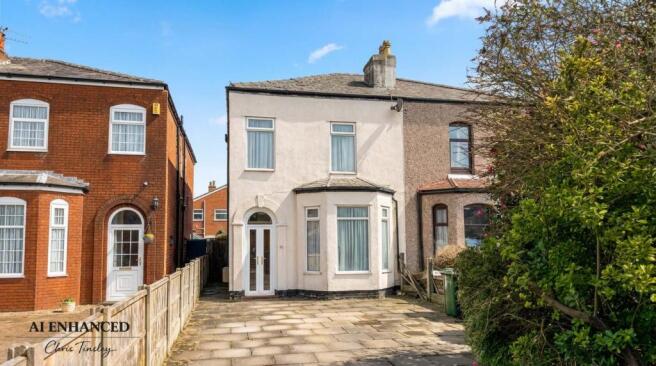 3 bed property, in Cross Street, £190,000