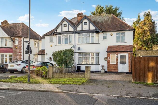 3 bed property, in Cannon Lane, £749,950