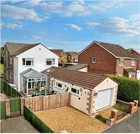 5 bed property, in 17 Keats Road, £350,000