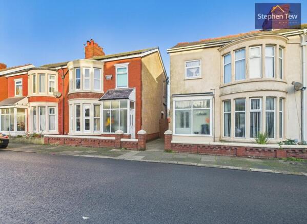 1 bed property, in Northfield Avenue, £60,000