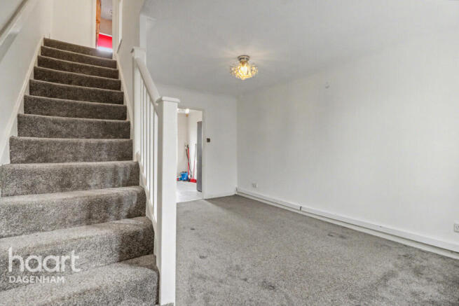 2 bed property, in Blessing Way, £325,000