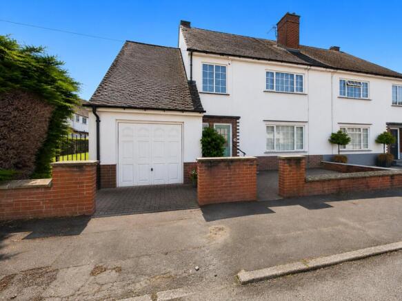 4 bed property, in Dene Hall Drive, £225,000
