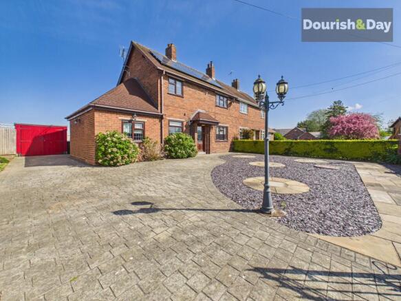 3 bed property, in Barton Road, £325,000
