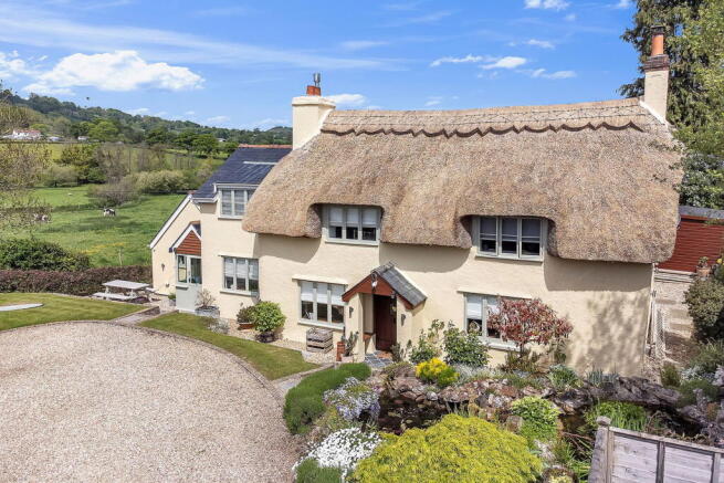 4 bed property, in Monkton, £650,000