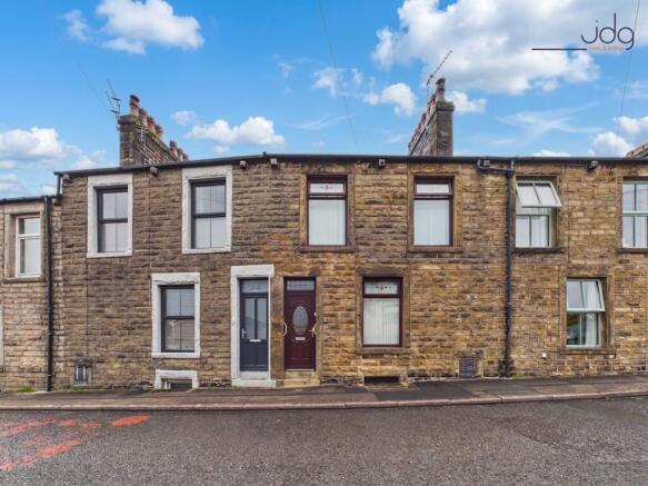 3 bed property, in Ashford Road, £210,000