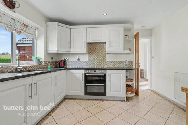 2 bed property, in St Martins Road, £280,000