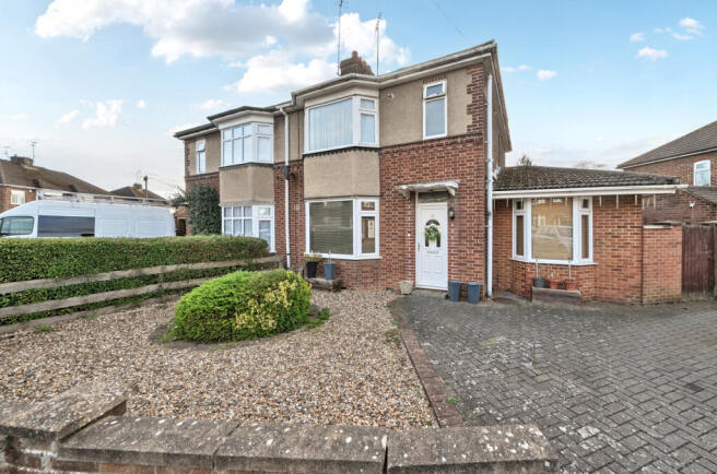 3 bed property, in Douglas Crescent, £400,000