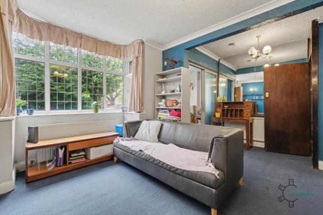 3 bed property, in Great Cambridge Road, £425,000