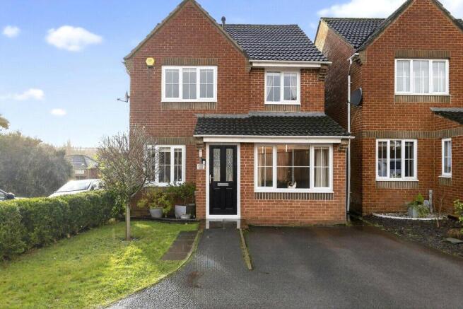 3 bed property, in Capel Edeyrn, £380,000