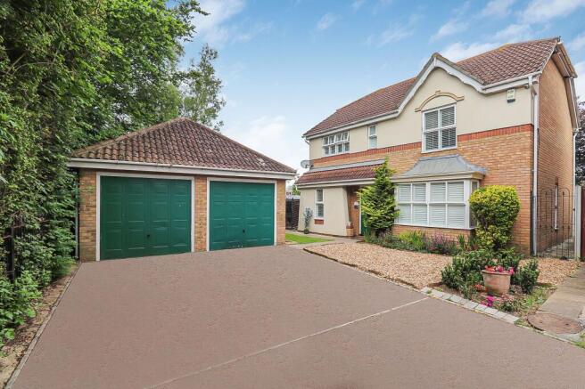 4 bed property, in Larke Rise, £500,000