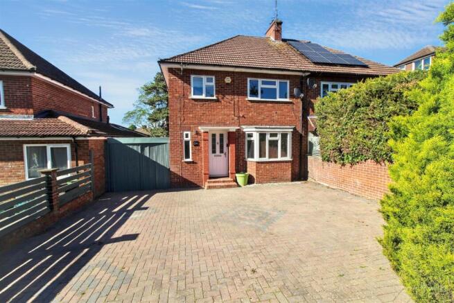 3 bed property, in City Road, £425,000