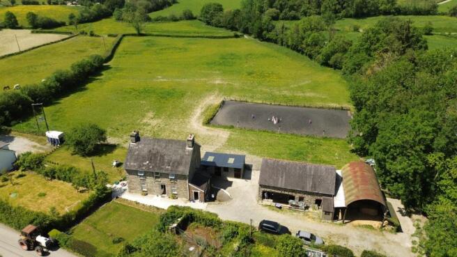 3 bed property, in Abermeurig, £560,000