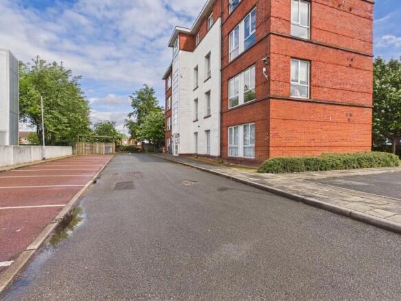 2 bed property, in Gilmartin Grove, £70,000