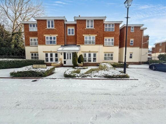 1 bed property, in Belvedere Gardens, £110,000