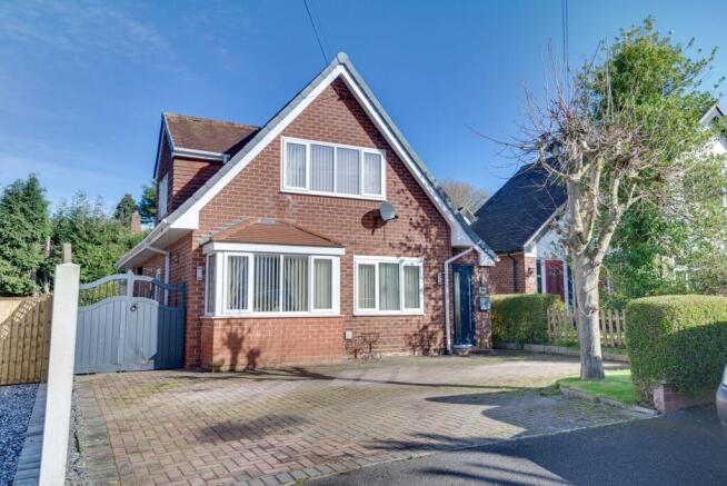 3 bed property, in Bailey Crescent, £340,000