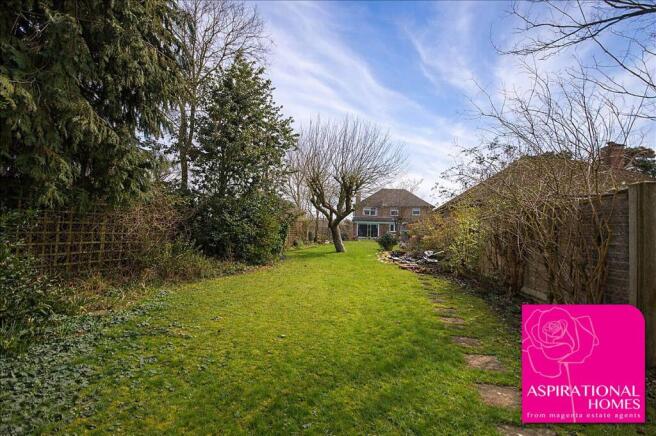 4 bed property, in Raunds Road, £595,000