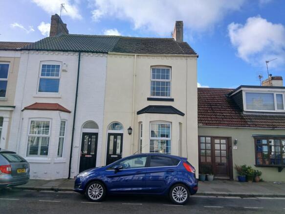 3 bed property, in 38 High Street West, £85,000