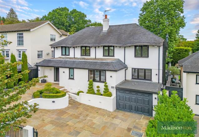 5 bed property, in Broadstrood, £1,800,000