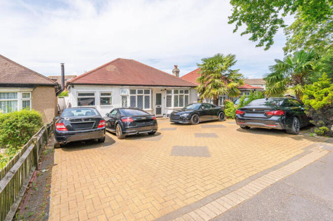 4 bed property, in St Dunstans Hill, £725,000