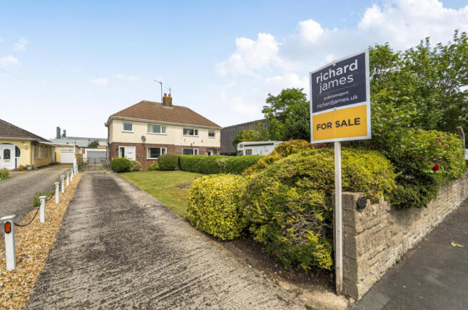 3 bed property, in Bramble Road, £300,000