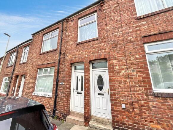 2 bed property, in Prince Consort Road, £30,000