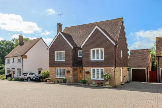 4 bed property, in Trinity Fields, £730,000