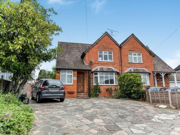 4 bed property, in Wokingham Road, £575,000