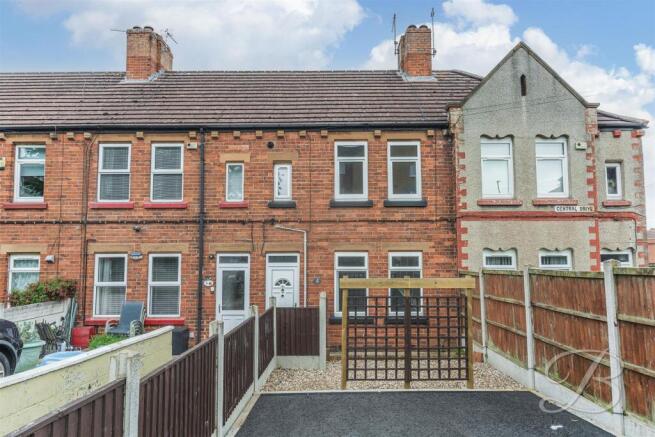 3 bed property, in Central Drive, £140,000