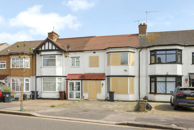 3 bed property, in Ashurst Drive, £500,000