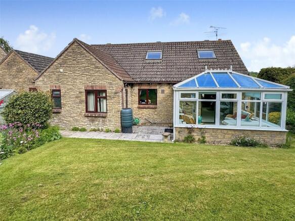 4 bed property, in Langdons Way, £335,000