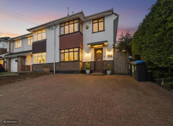 3 bed property, in Mountfield Road, £525,000