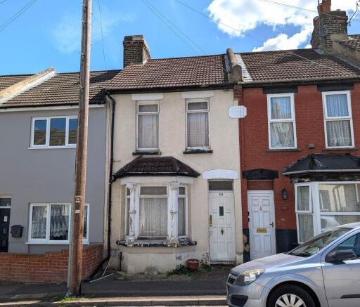 2 bed property, in 49 Albany Road, £60,000