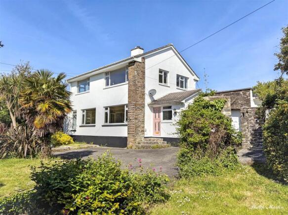 3 bed property, in ROSELAND PENINSULA, £500,000