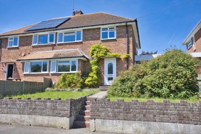 3 bed property, in Springfield Way, £325,000