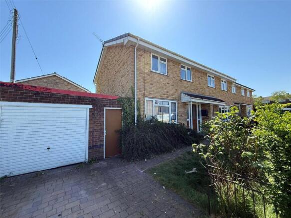 3 bed property, in Chapel Garth, £170,000