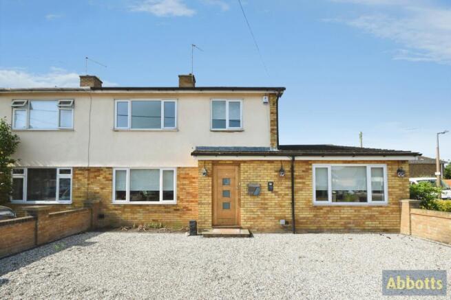 3 bed property, in Warwick Road, £475,000
