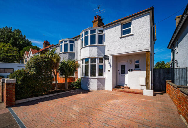 3 bed property, in Woodgate Road, £399,950