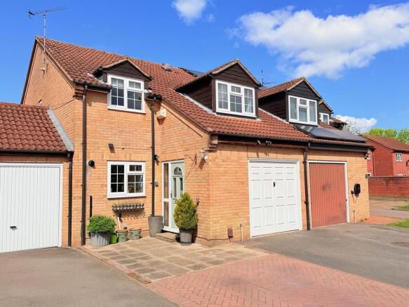 4 bed property, in Margaret Close, £625,000