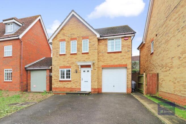4 bed property, in Sweetbay Crescent, £475,000