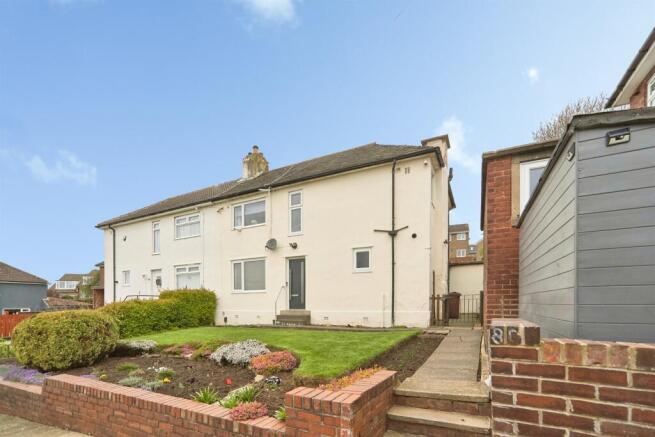 3 bed property, in King Edward Avenue, £300,000