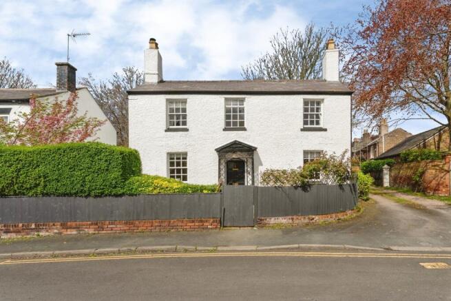 3 bed property, in School Lane, £575,000