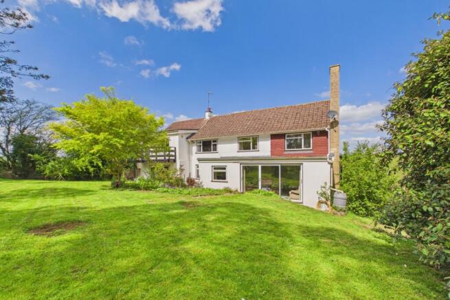 5 bed property, in Upton Bishop, £595,000