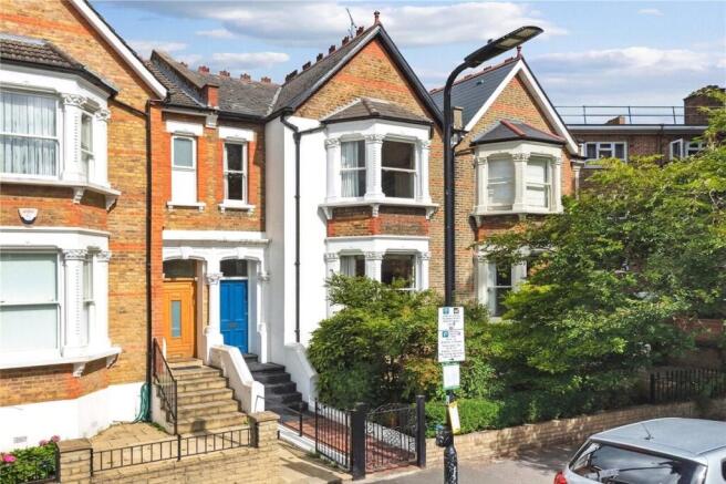 4 bed property, in Queen Elizabeth's Walk, £2,300,000
