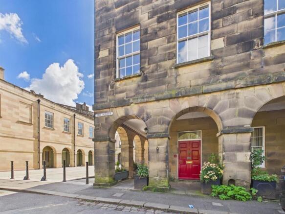 4 bed property, in The Square, £275,000